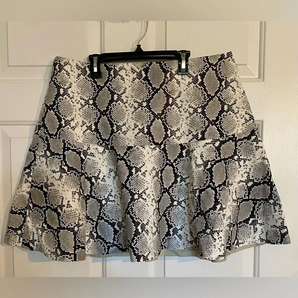 Scoop A Line Vegan Leather PU Skirt Snake Print Black White XL - Picture 2 of 5
